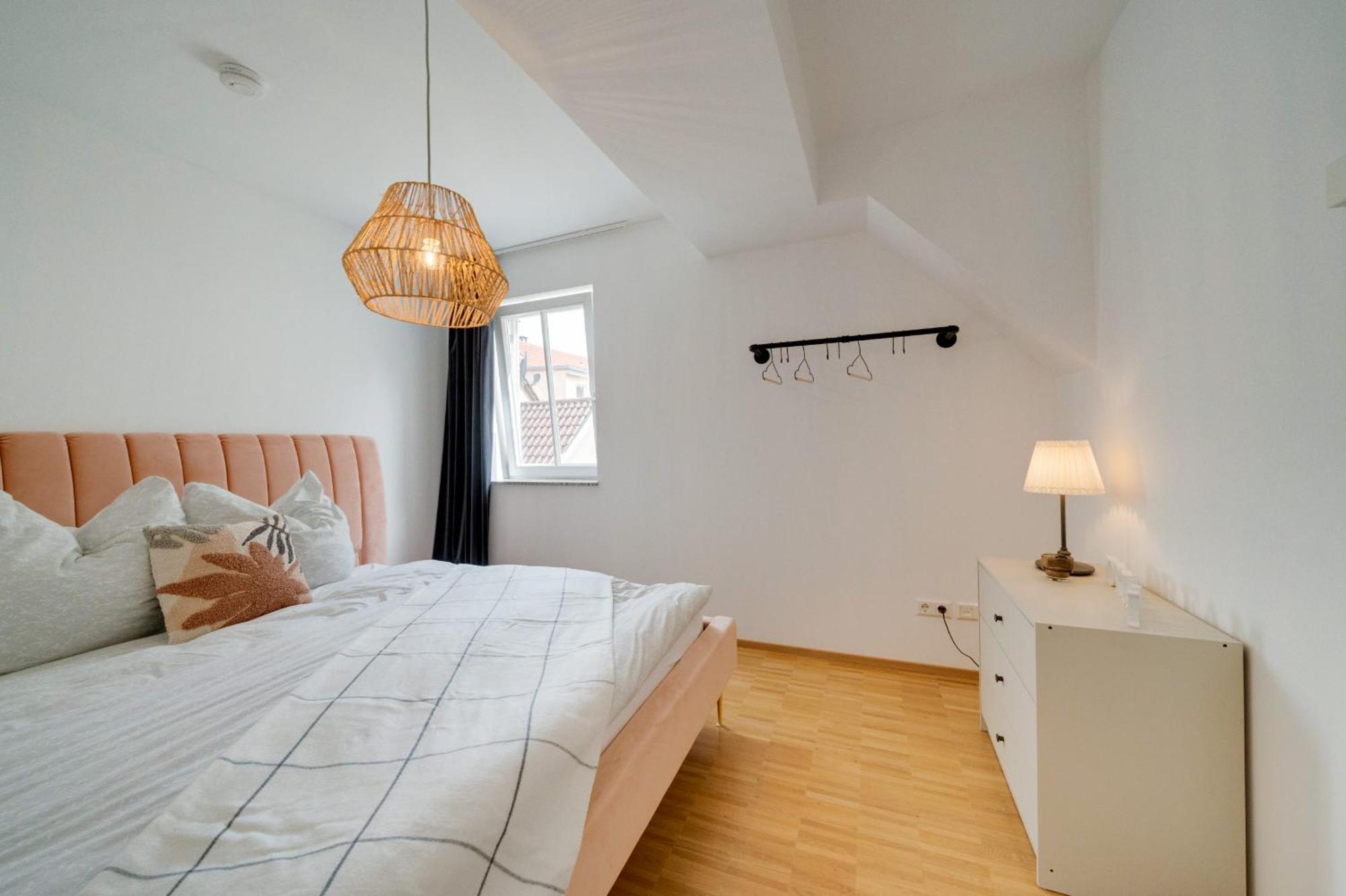 Altstadt Apartment 2 Zimmer Am Weibermarkt Reutlingen Bagian luar foto